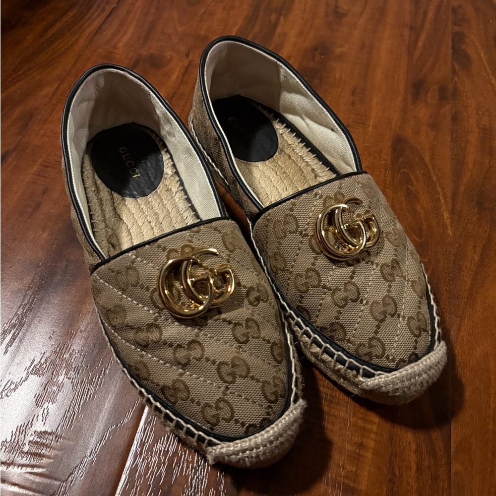 Gucci Pilar Marmont GG Espadrilles Size 37 US 7 Beige Monogram Quilted Flats